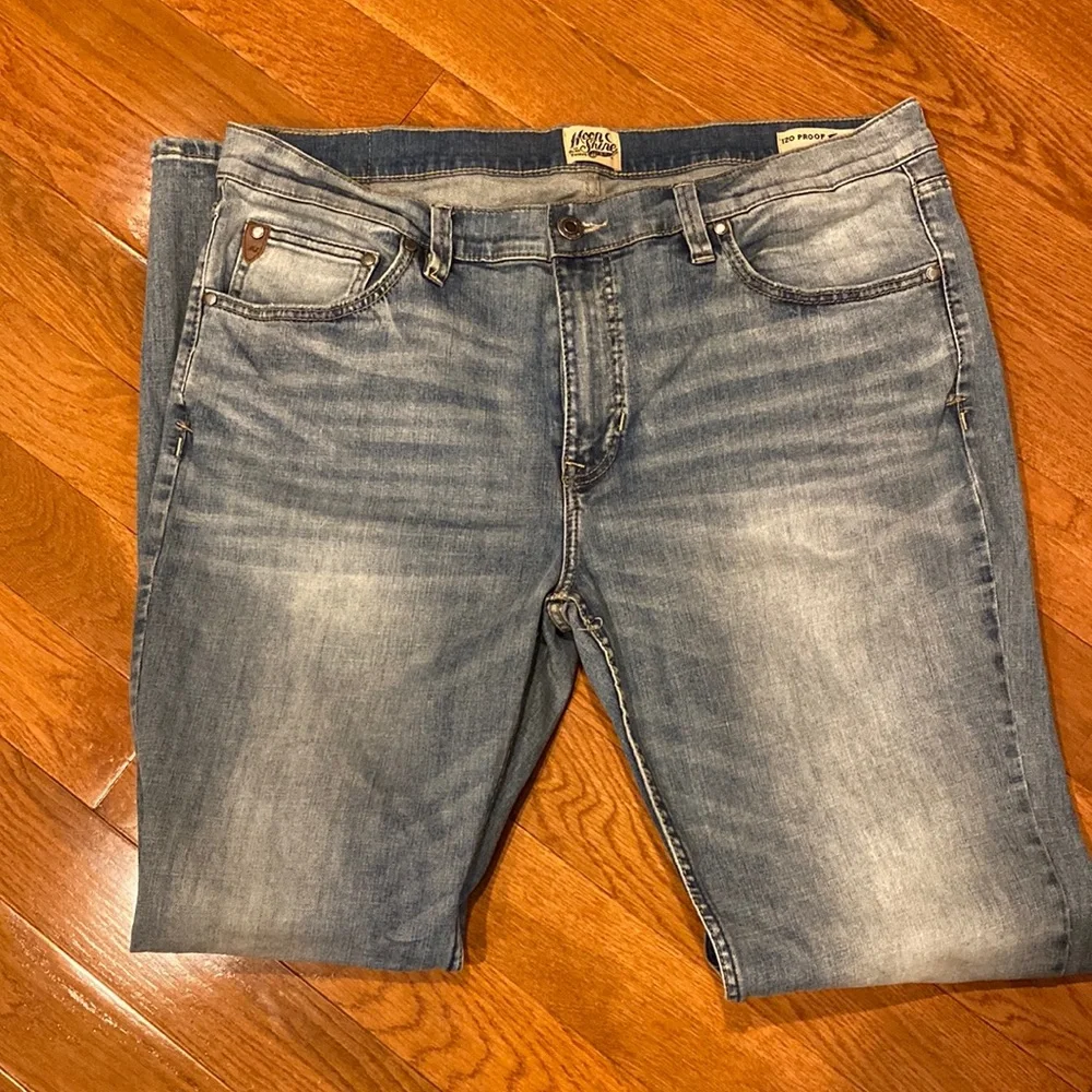 Moonshine Spirit Men’s Jeans by Brad Paisley - Picture 1 of 5